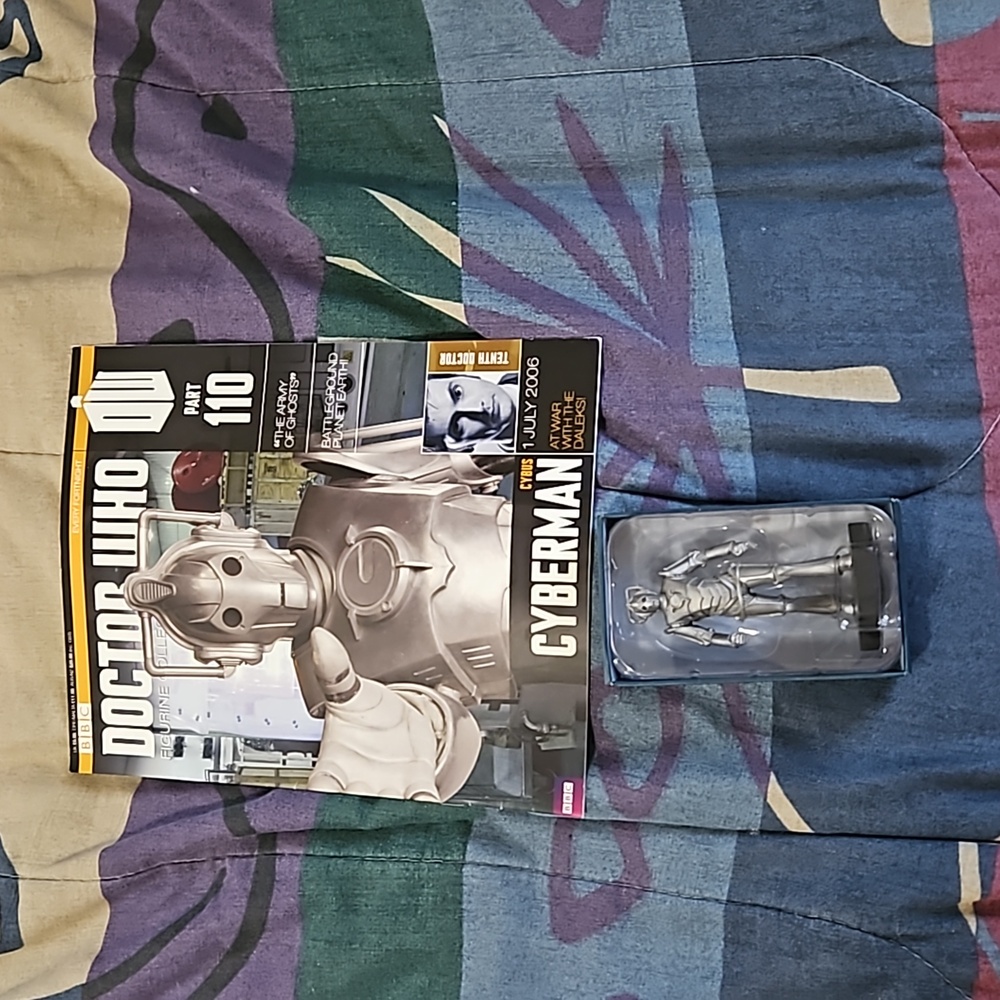 Eaglemoss Doctor Who Figurine of a Cyberman from a 2006 episode